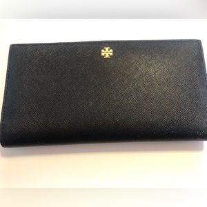 Tory Burch wallet-LIKE NEW